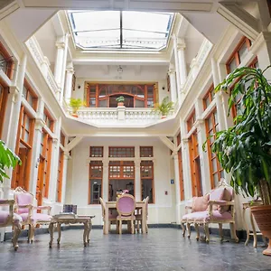 4* Couette-café Casona 1914 - Gothic Cathedral View Rooftop