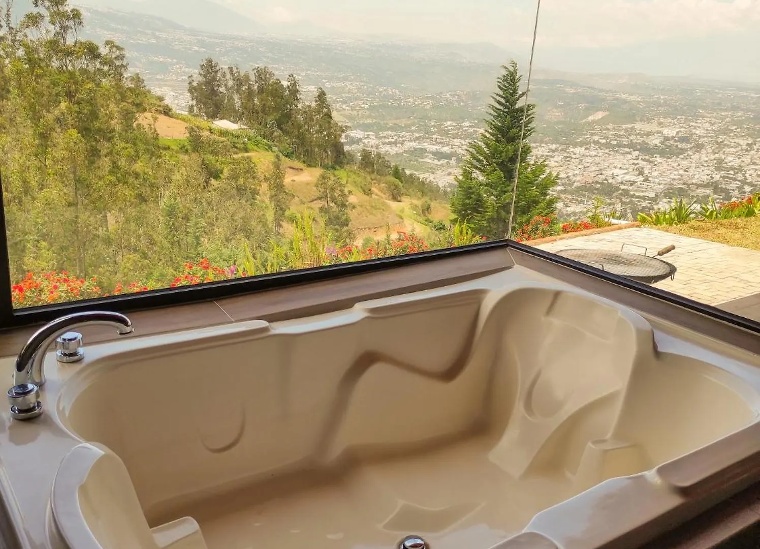 Pumamaki Ecolodge Glamping Quito Ecuador
